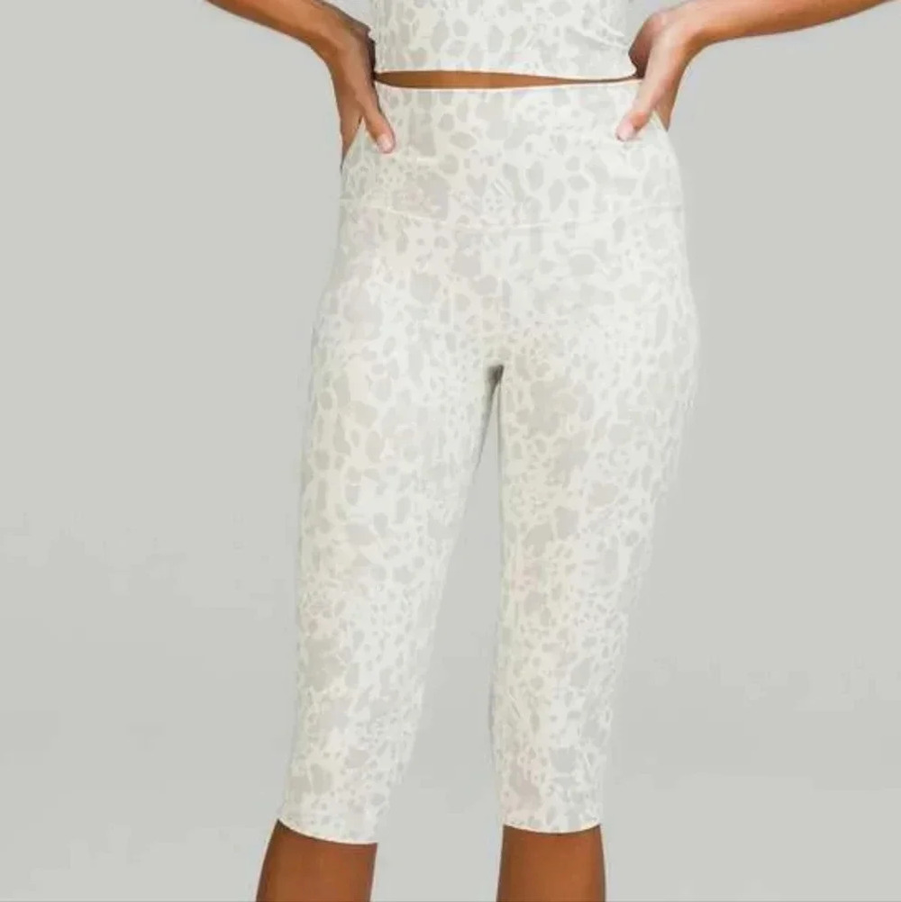 Lululemon 2022 Align High Rise Crop Cheetah Camo Antique White Leggings Sz 8